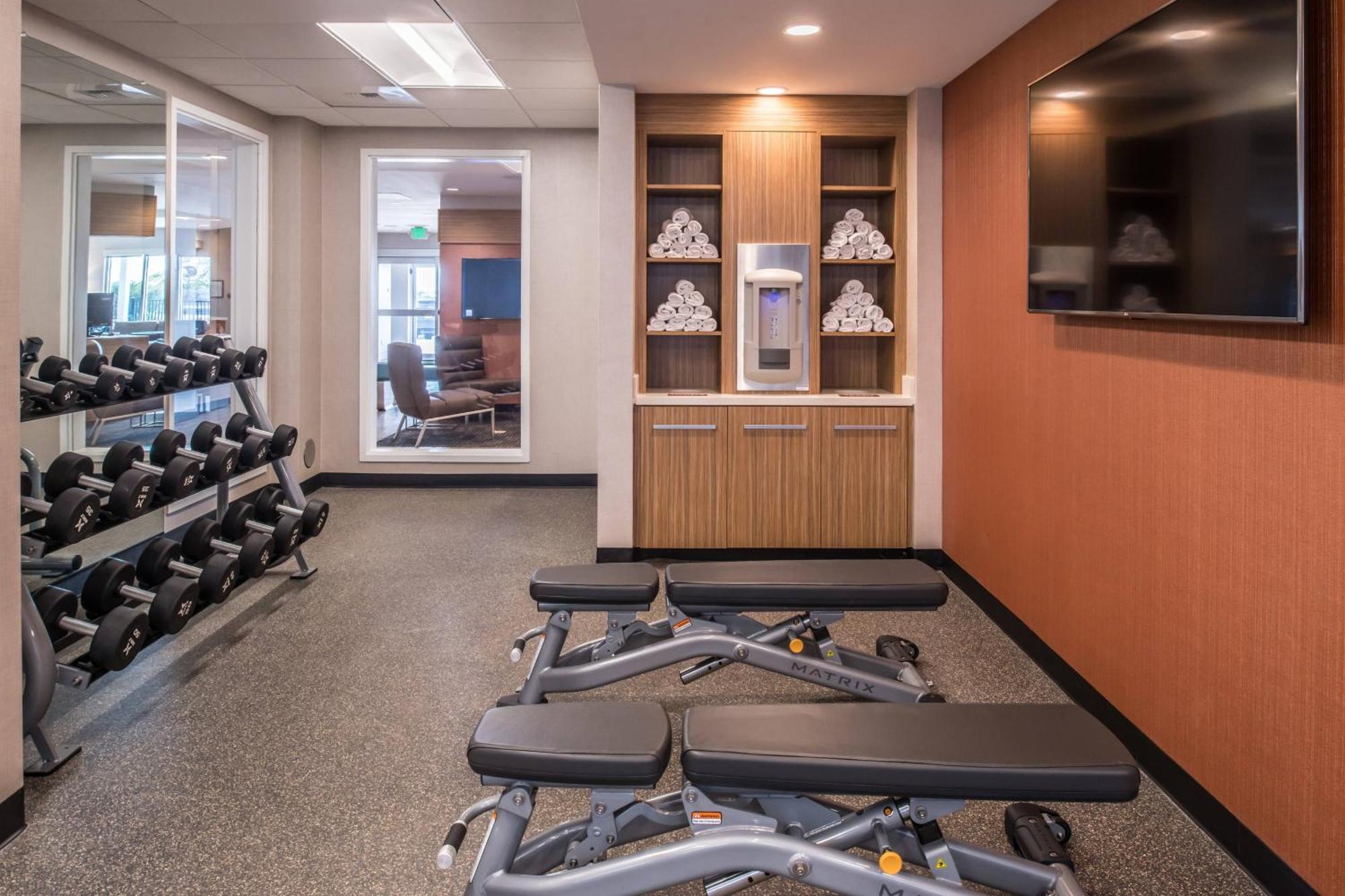 Towneplace Suites By Marriott Merced Bagian luar foto