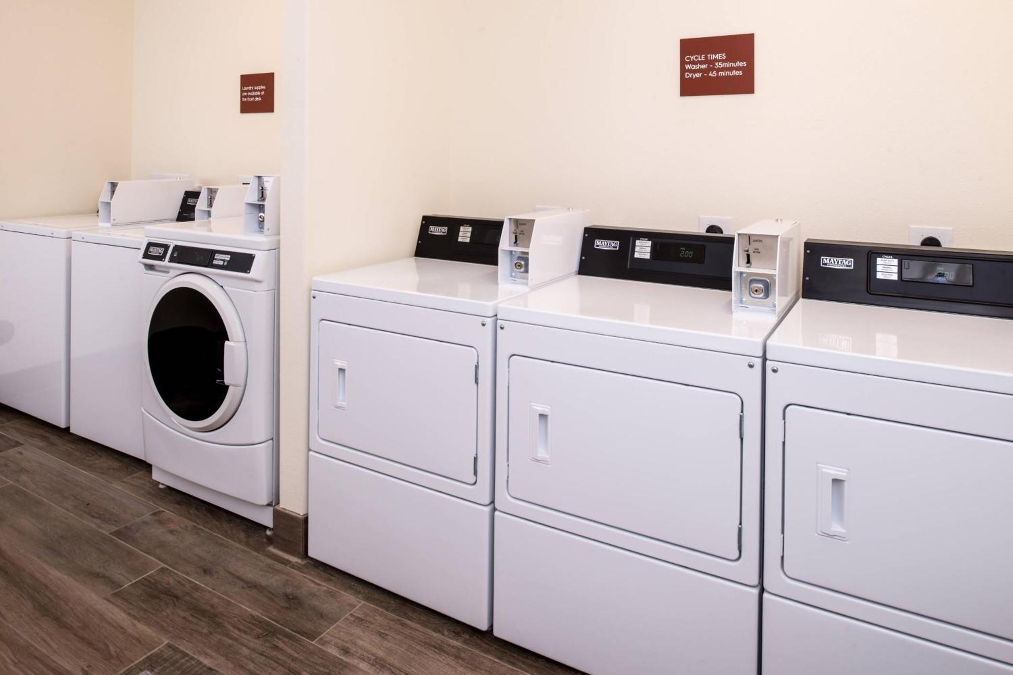 Towneplace Suites By Marriott Merced Bagian luar foto