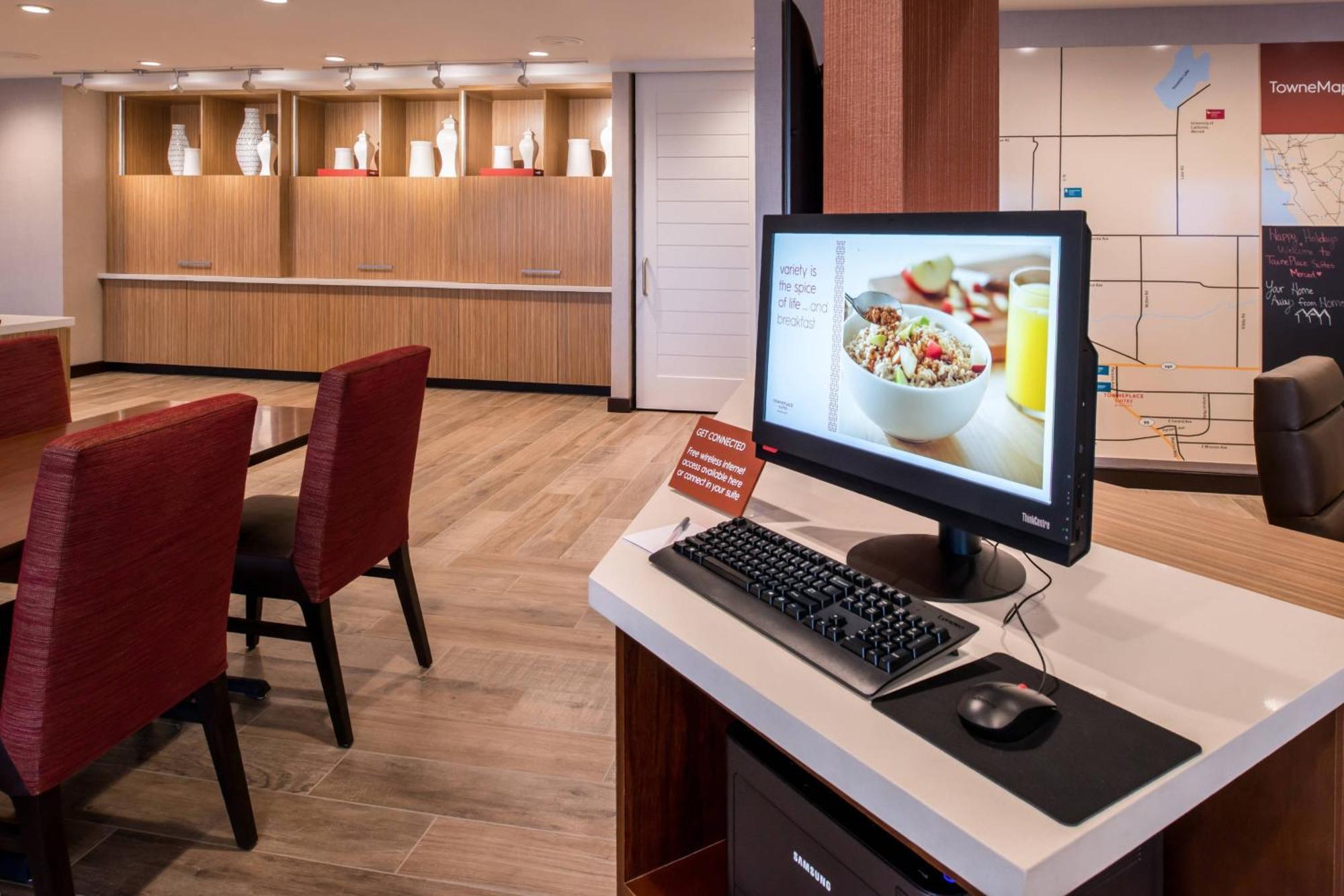Towneplace Suites By Marriott Merced Bagian luar foto