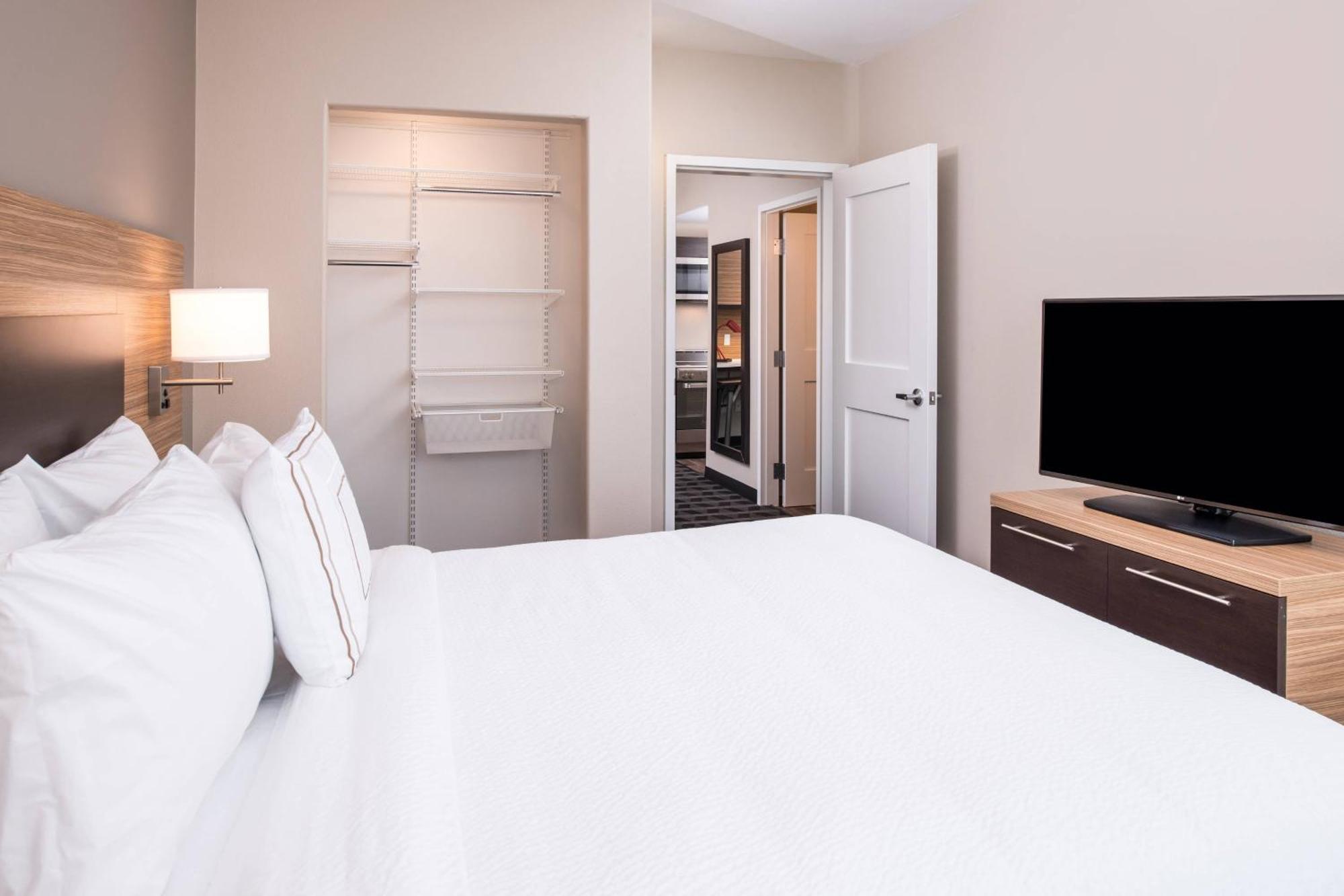 Towneplace Suites By Marriott Merced Bagian luar foto
