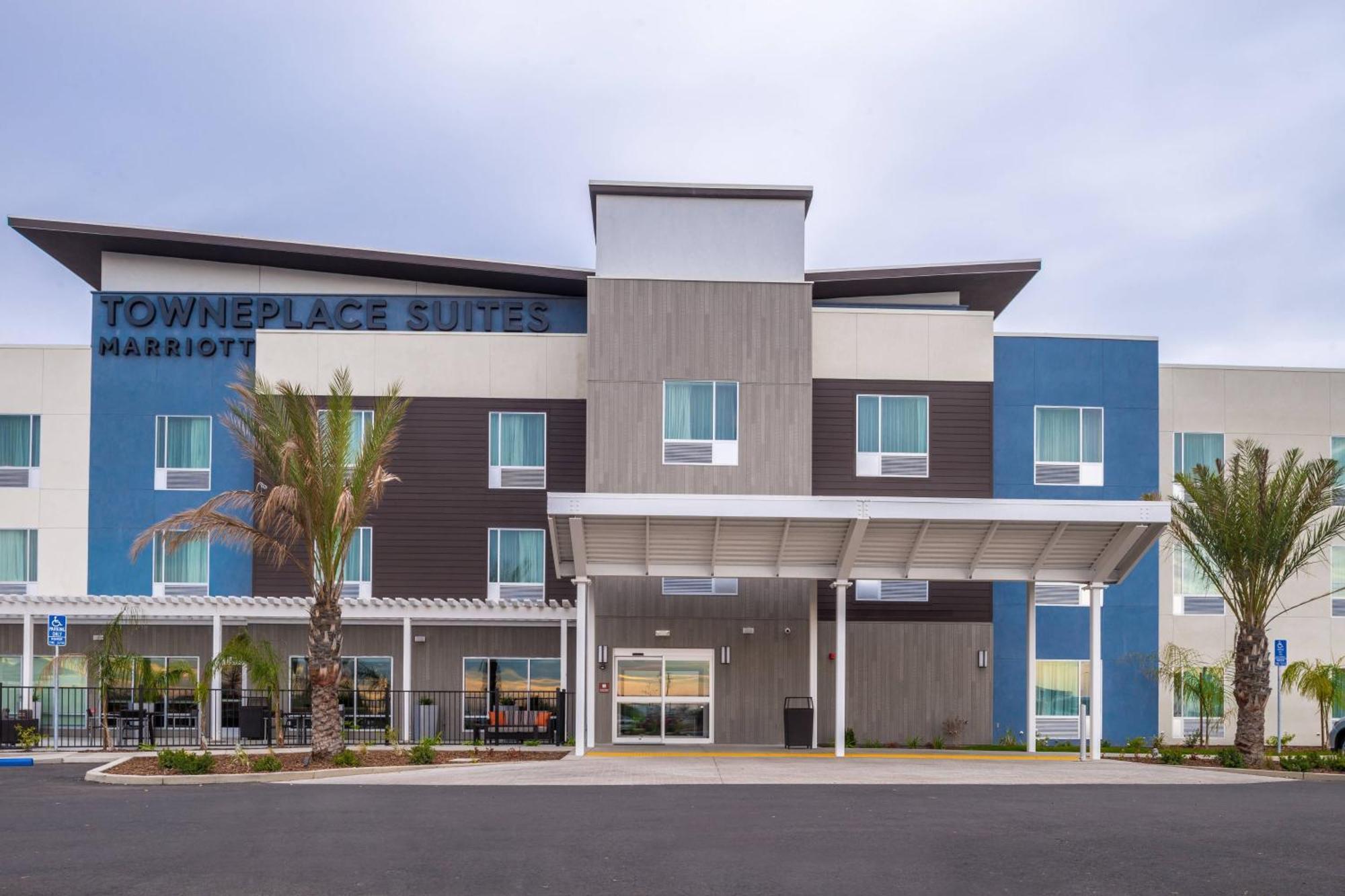 Towneplace Suites By Marriott Merced Bagian luar foto